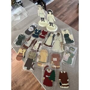 Dolly Days Creative Trends Wood Magnetic Dolls and Clothes 24 Piece 1989 VTG